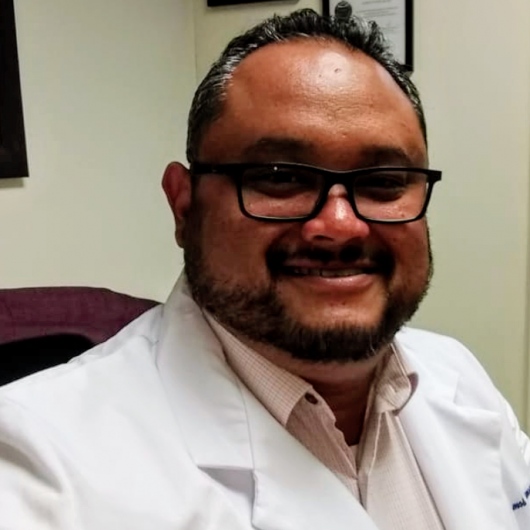 Dr. Víctor Ramos Carmona - Ortopedista y Traumatólogo